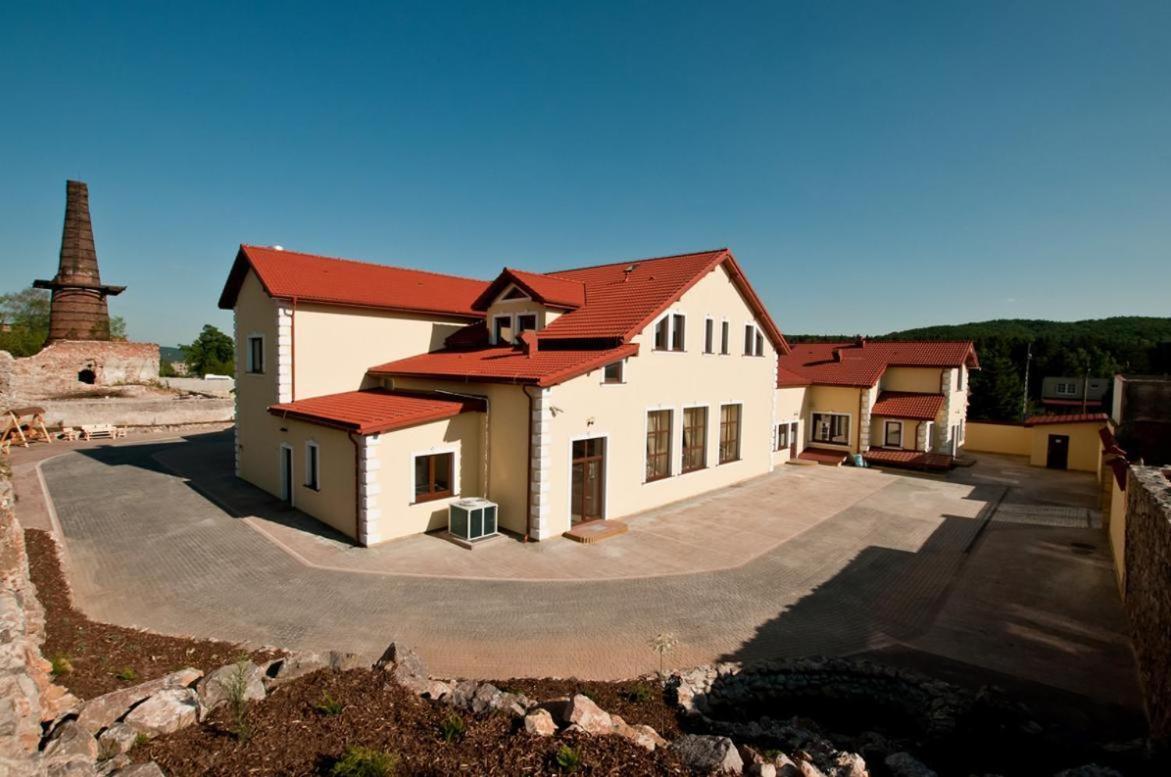 Chelosiowy Dworek Kielce Extérieur photo