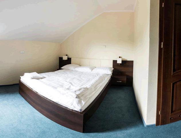 Chelosiowy Dworek Kielce Chambre photo